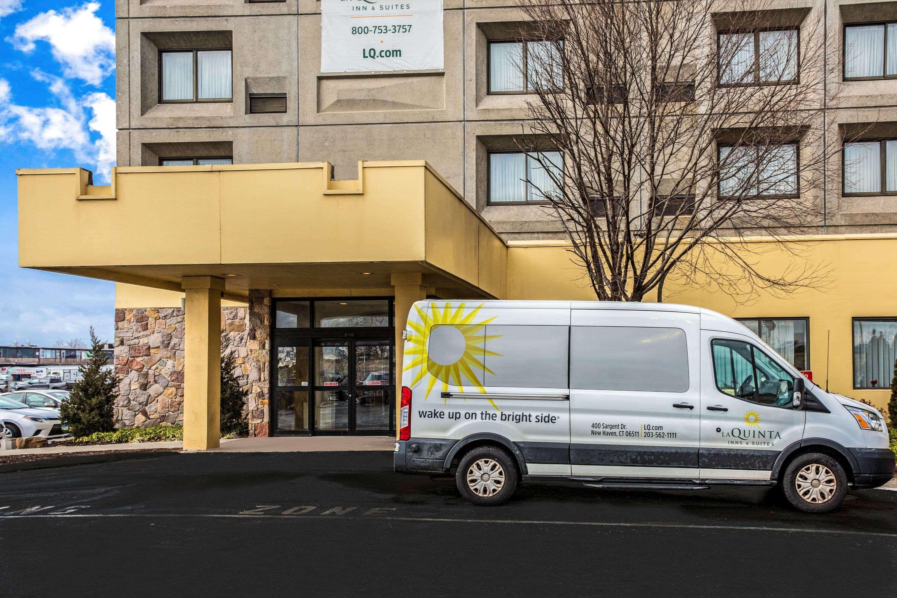 La Quinta By Wyndham New Haven Hotel Exterior photo