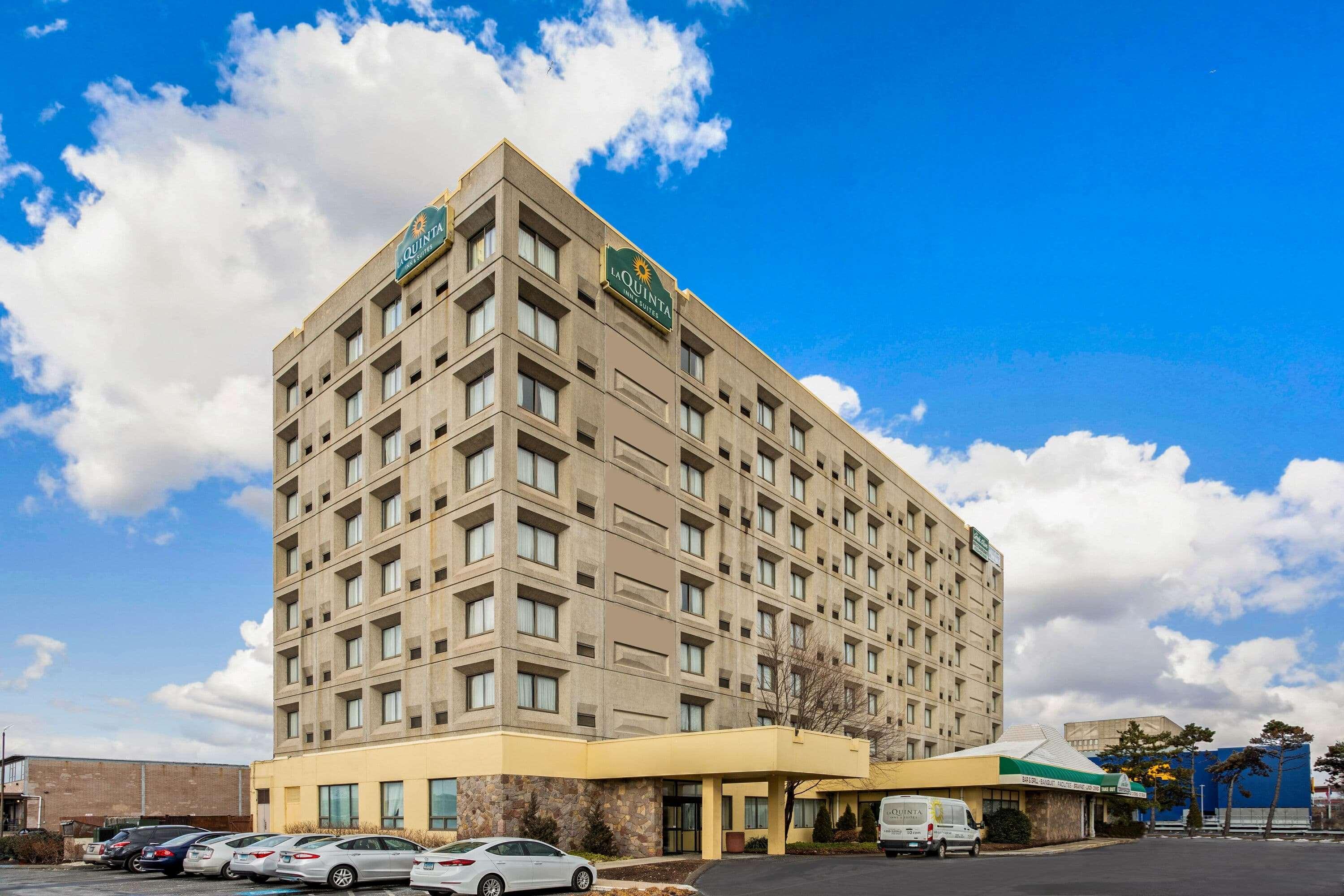 La Quinta By Wyndham New Haven Hotel Exterior photo