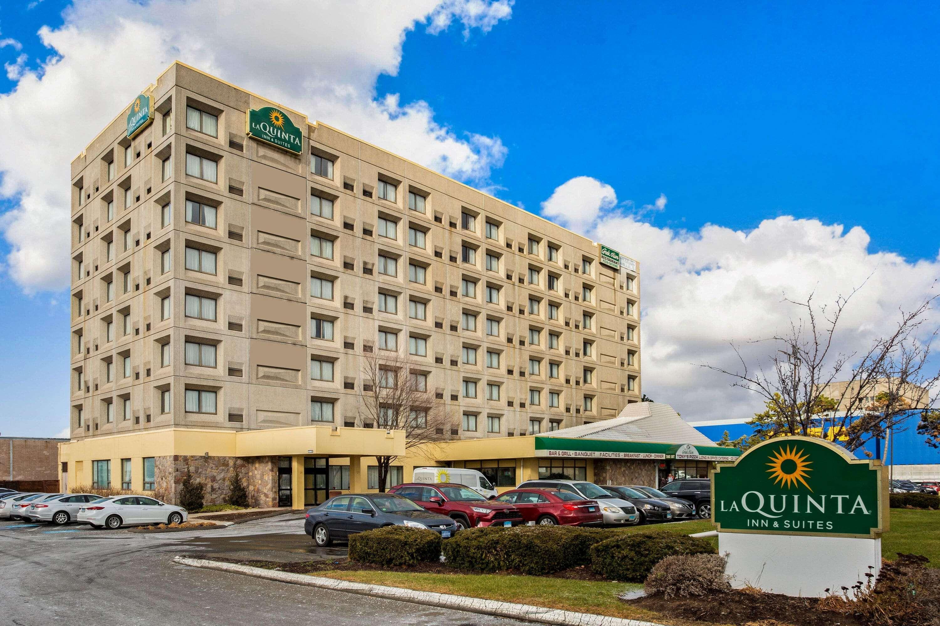 La Quinta By Wyndham New Haven Hotel Exterior photo